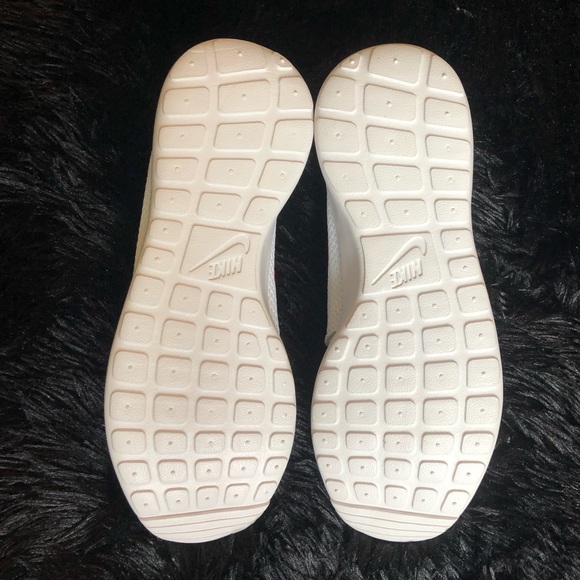 NWOT Nike white w/ American flag sneakers 8.5 - Picture 5 of 5